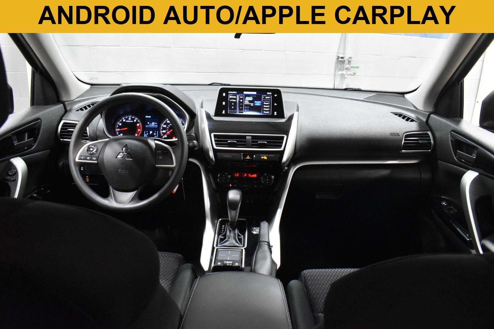 Used 2020 Mitsubishi Eclipse Cross LE AWD/4WD image 2