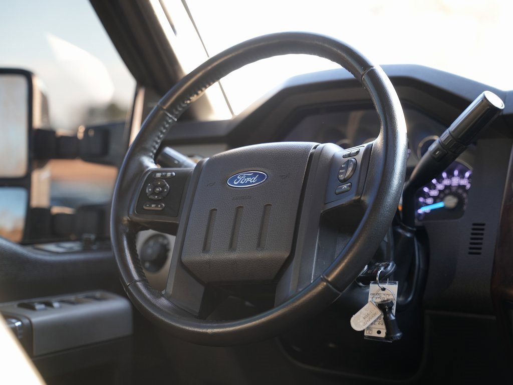 Used 2015 Ford F350 Lariat image 14