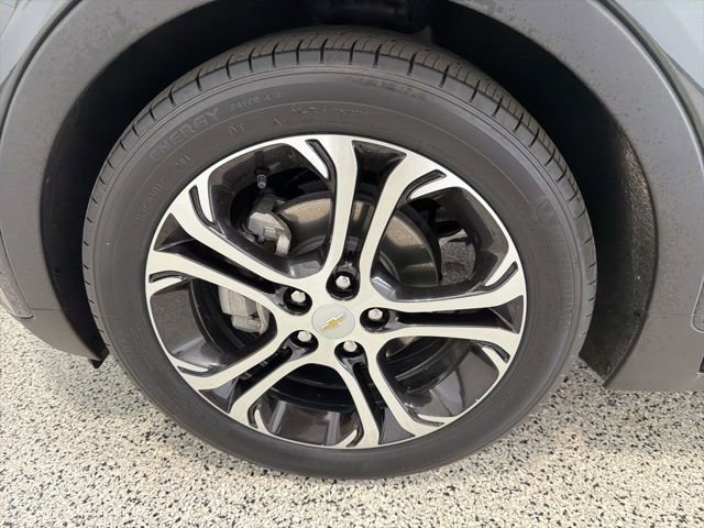 Used 2020 Chevrolet Bolt Premier w/ Infotainment Package image 35