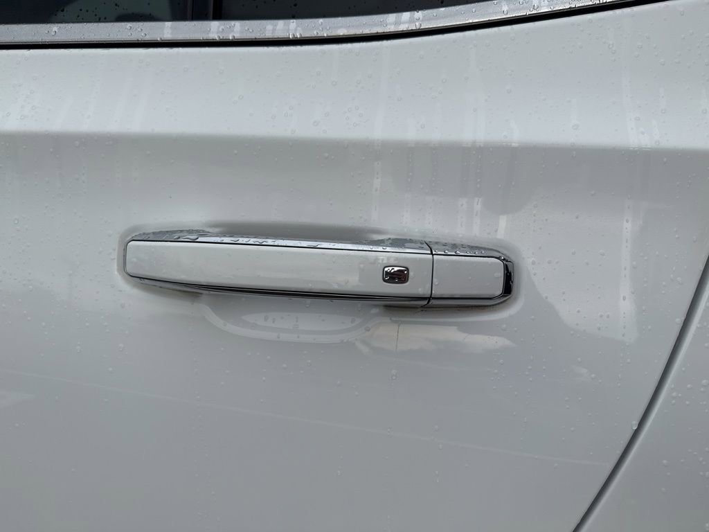 Used 2023 GMC Yukon SLT image 10