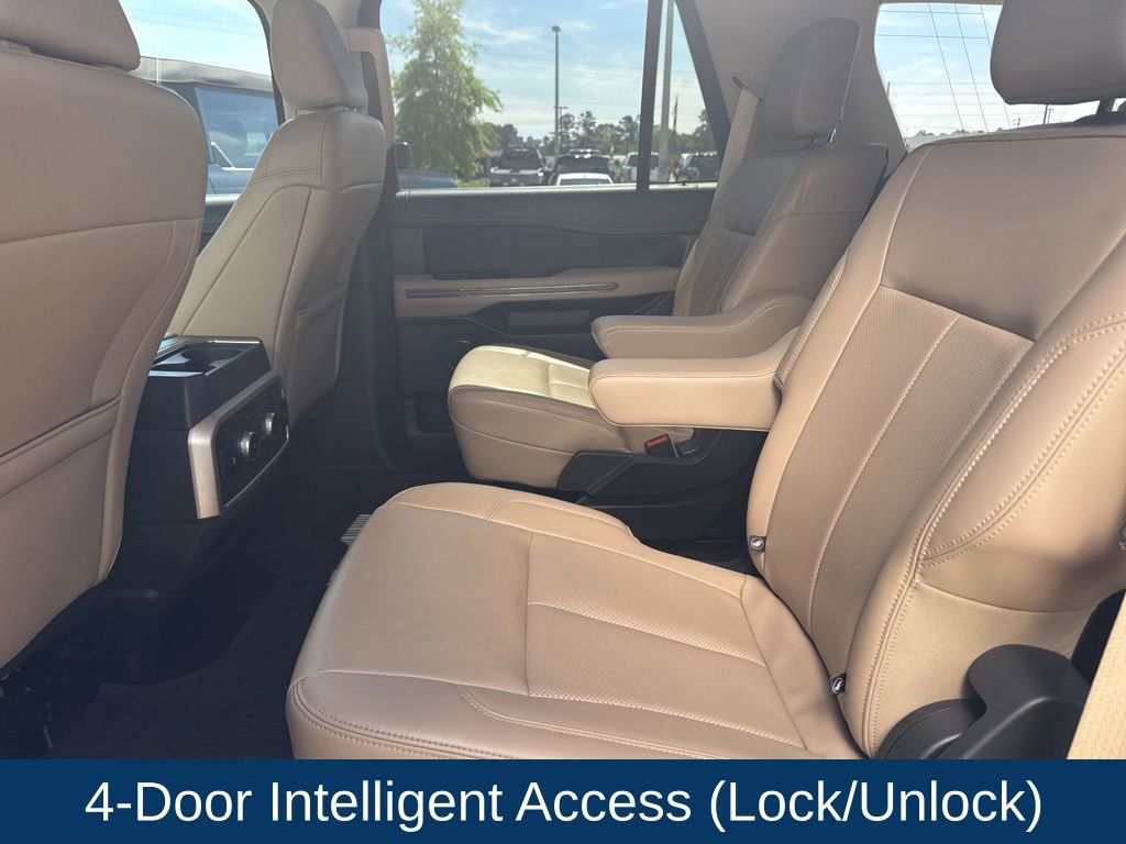 Used 2023 Ford Expedition XLT image 26