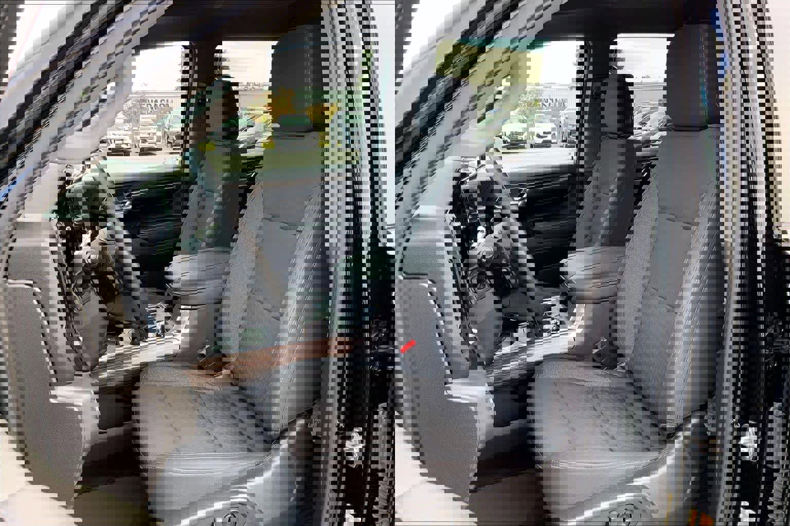 Used 2024 Chevrolet Silverado 1500 LT Trail Boss w/ LPO, Dark Essentials Package image 7