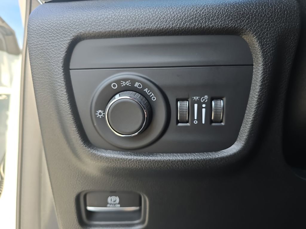 New 2025 Jeep Grand Cherokee Laredo image 26