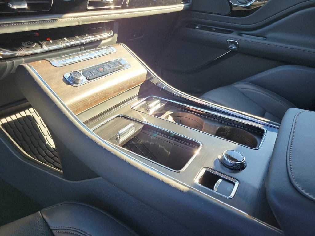 New 2027 Lincoln Aviator Reserve w/ Jet Appearance Package AWD/4WD image 29