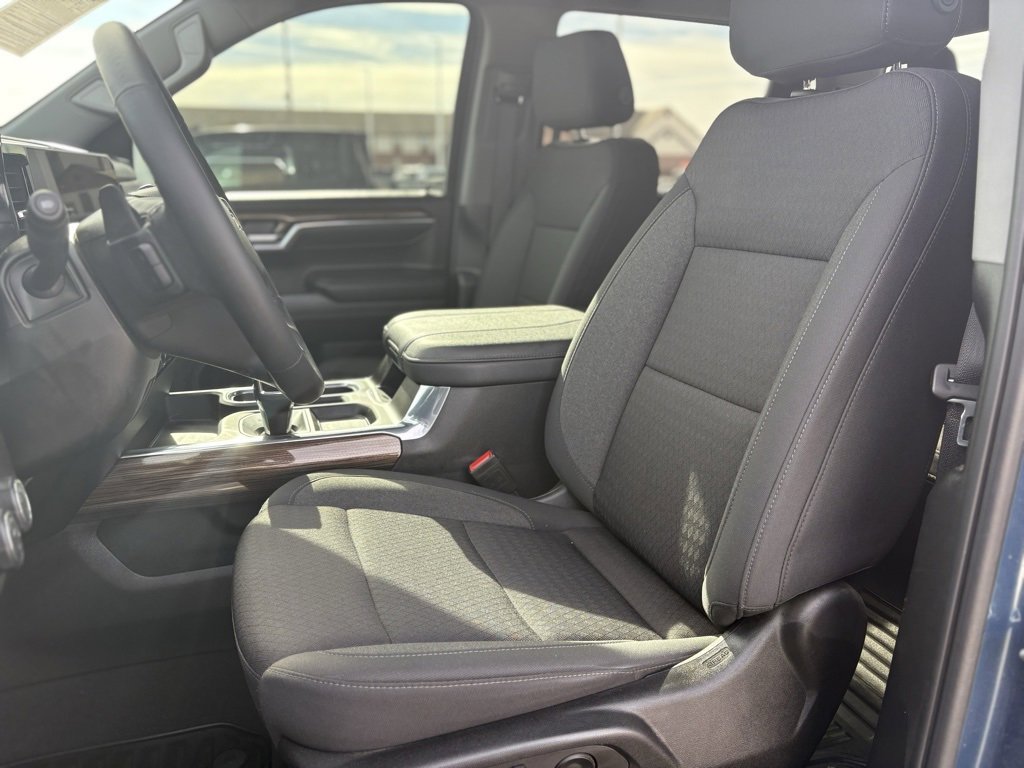 Used 2024 Chevrolet Silverado 1500 LT w/ Z71 Off-Road Package image 8