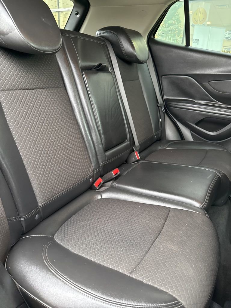 Used 2018 Buick Encore Preferred image 24