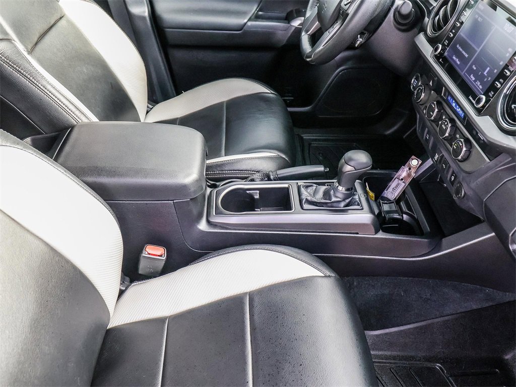 Used 2021 Toyota Tacoma TRD Off-Road image 17