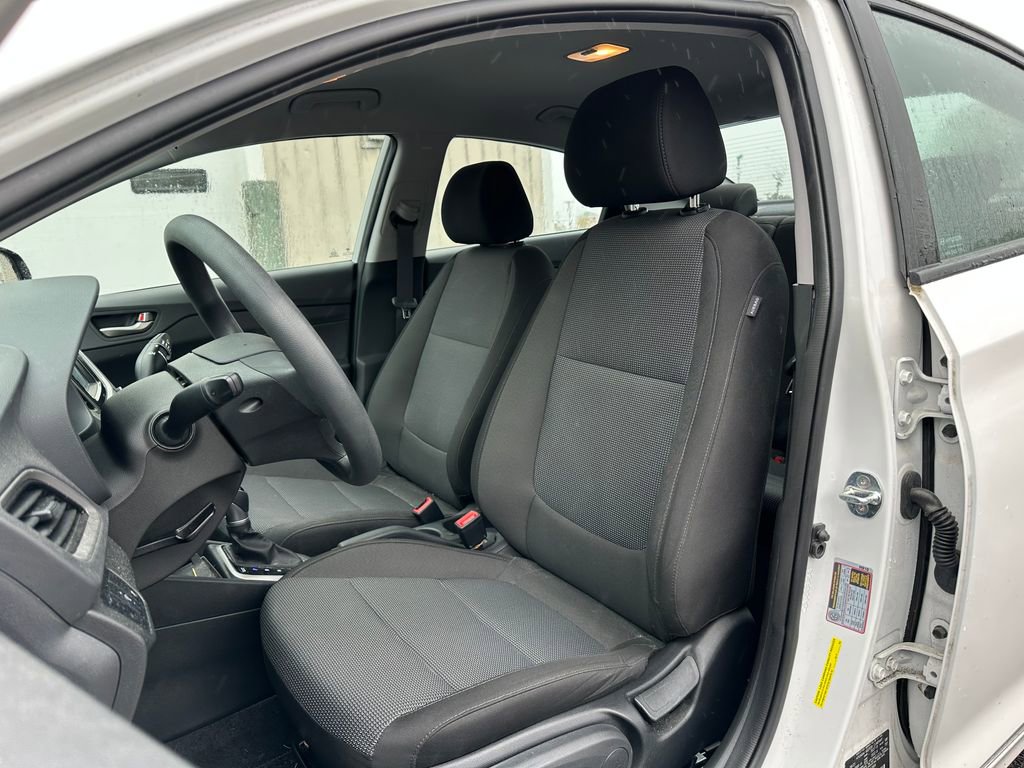 Used 2022 Hyundai Accent SE FWD image 15