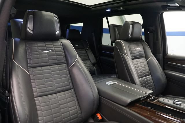 Used 2023 Cadillac Escalade Premium Luxury Platinum AWD/4WD image 18
