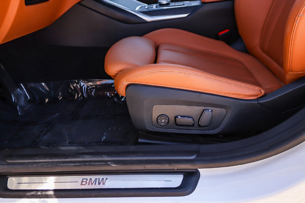 Used 2025 BMW 330i xDrive Sedan AWD/4WD image 21