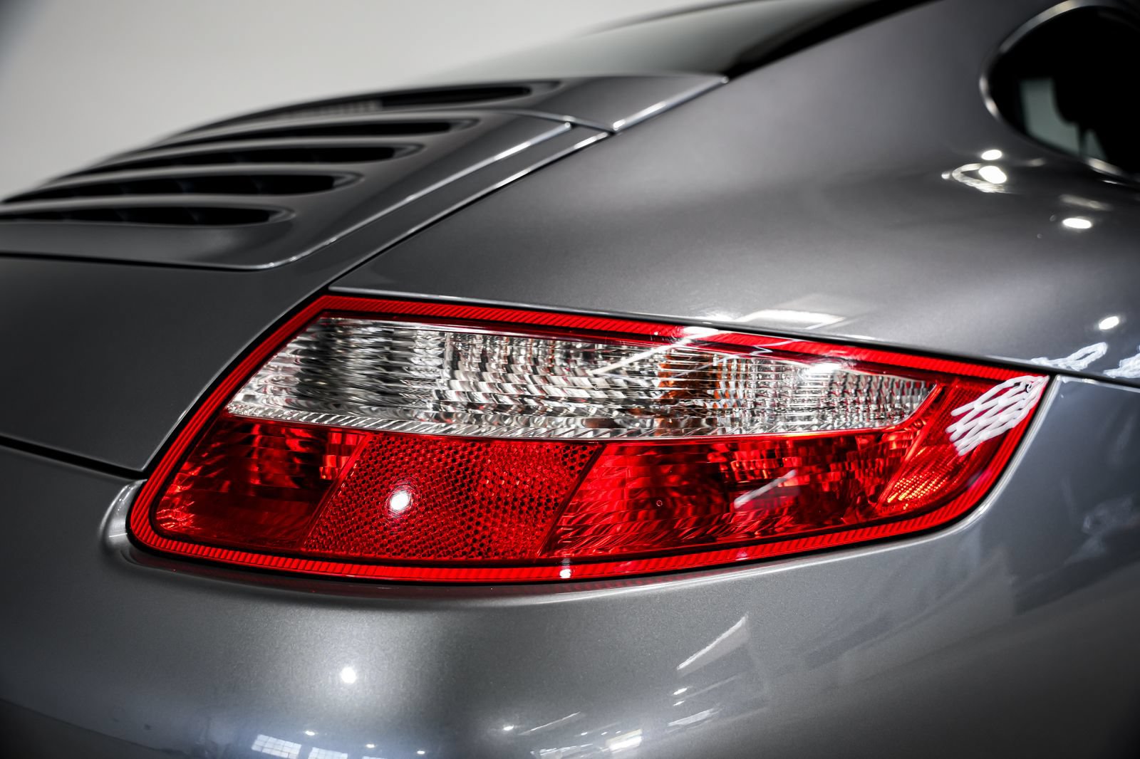 Used 2005 Porsche 911 Carrera S RWD image 34