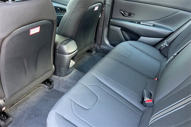 New 2025 Hyundai Elantra SEL image 12