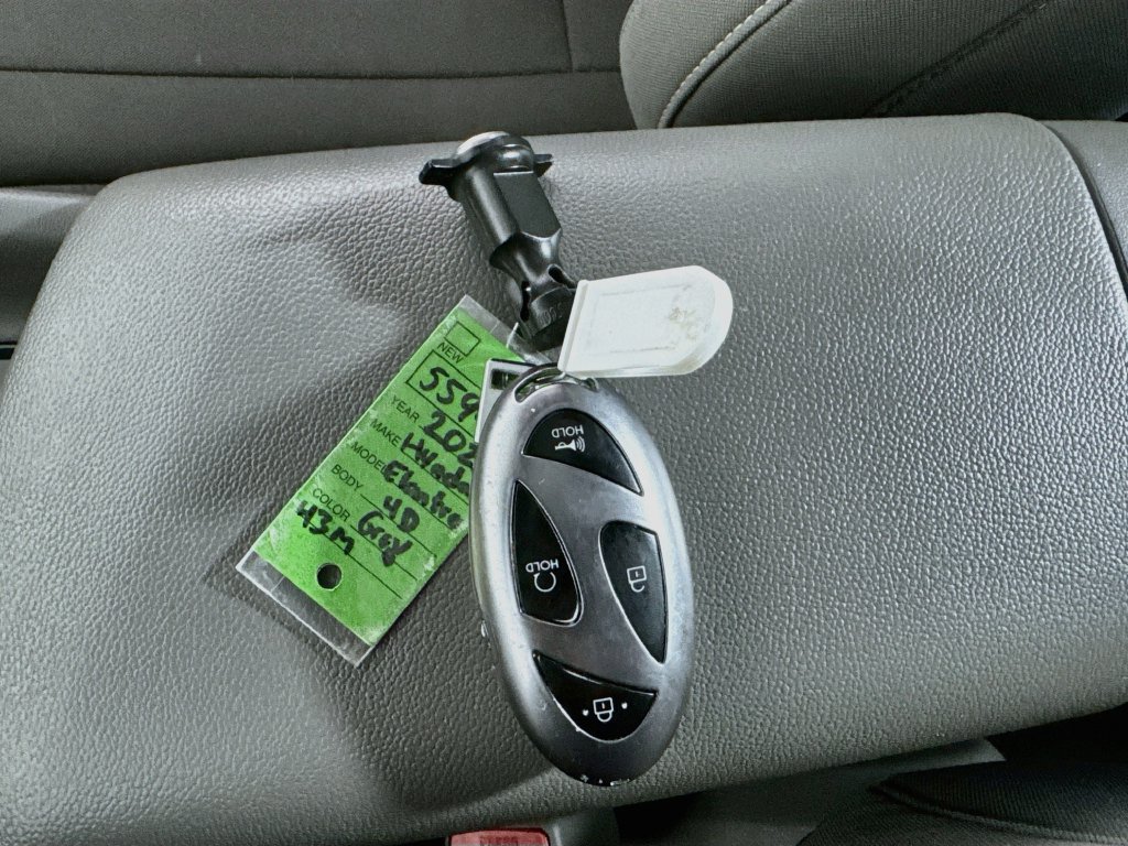 Used 2025 Hyundai Elantra SEL FWD image 29