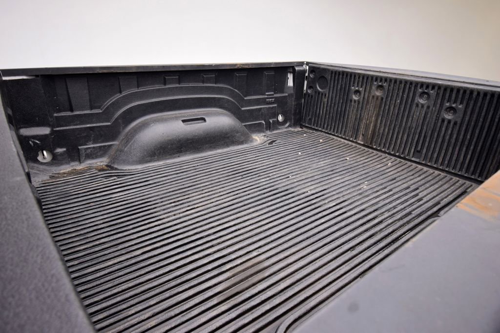 Used 2021 RAM 1500 Classic SLT image 30