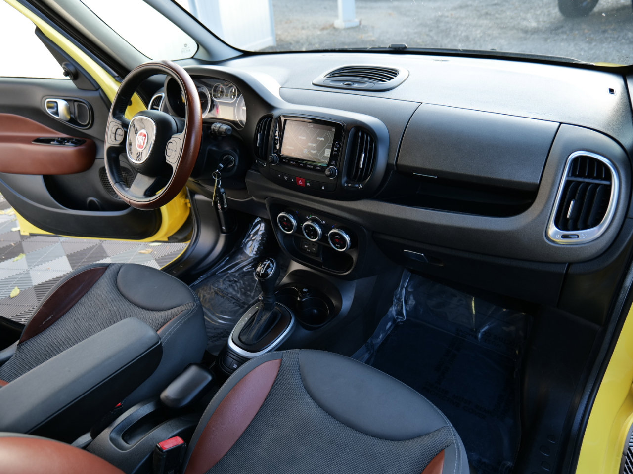 Used 2014 FIAT 500L Trekking w/ Popular Equipment Group image 35