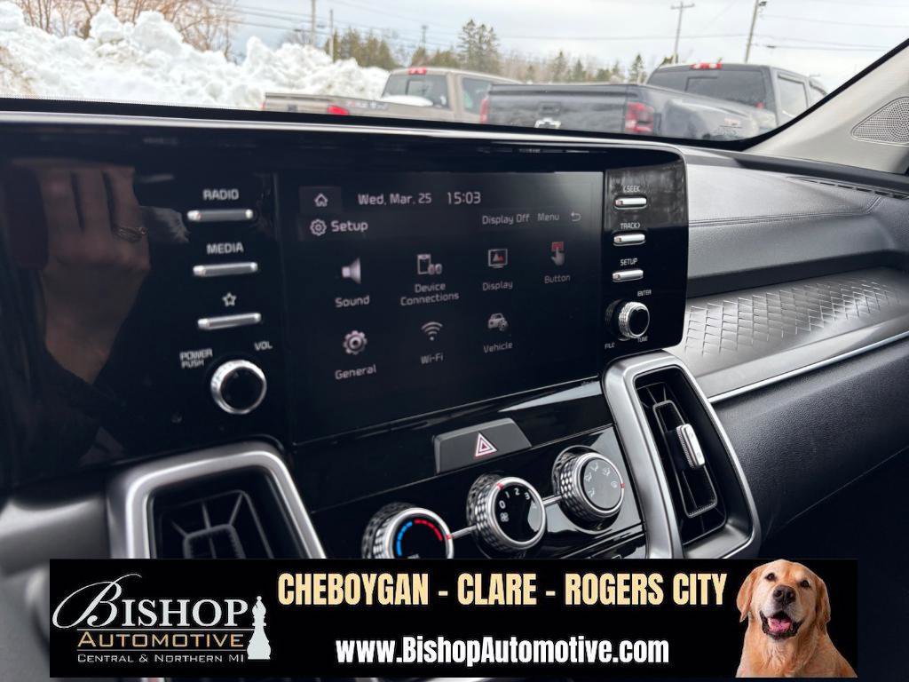 Used 2023 Kia Sorento LX image 17