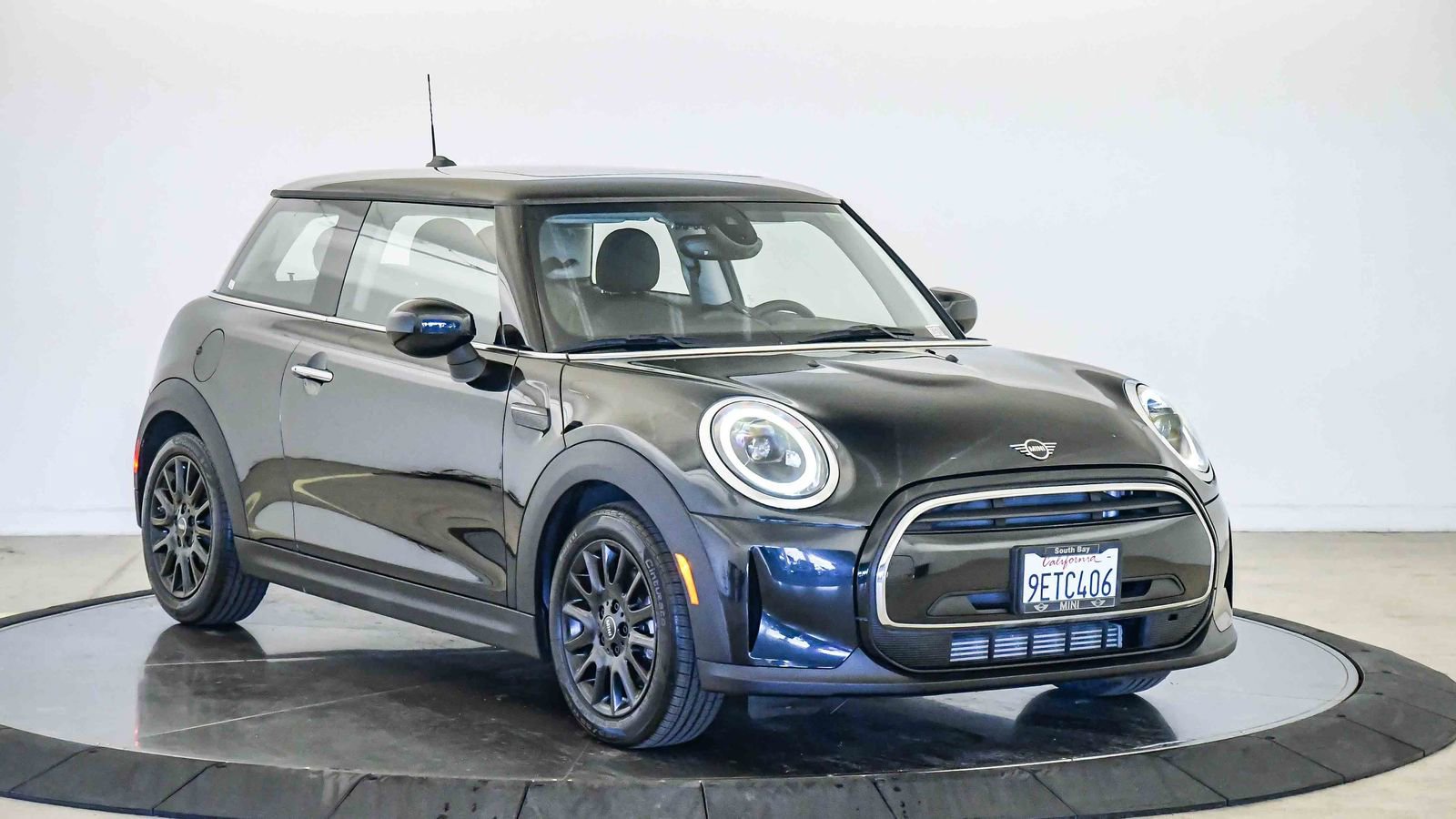 Certified 2023 MINI Cooper 2-Door Hardtop image 6