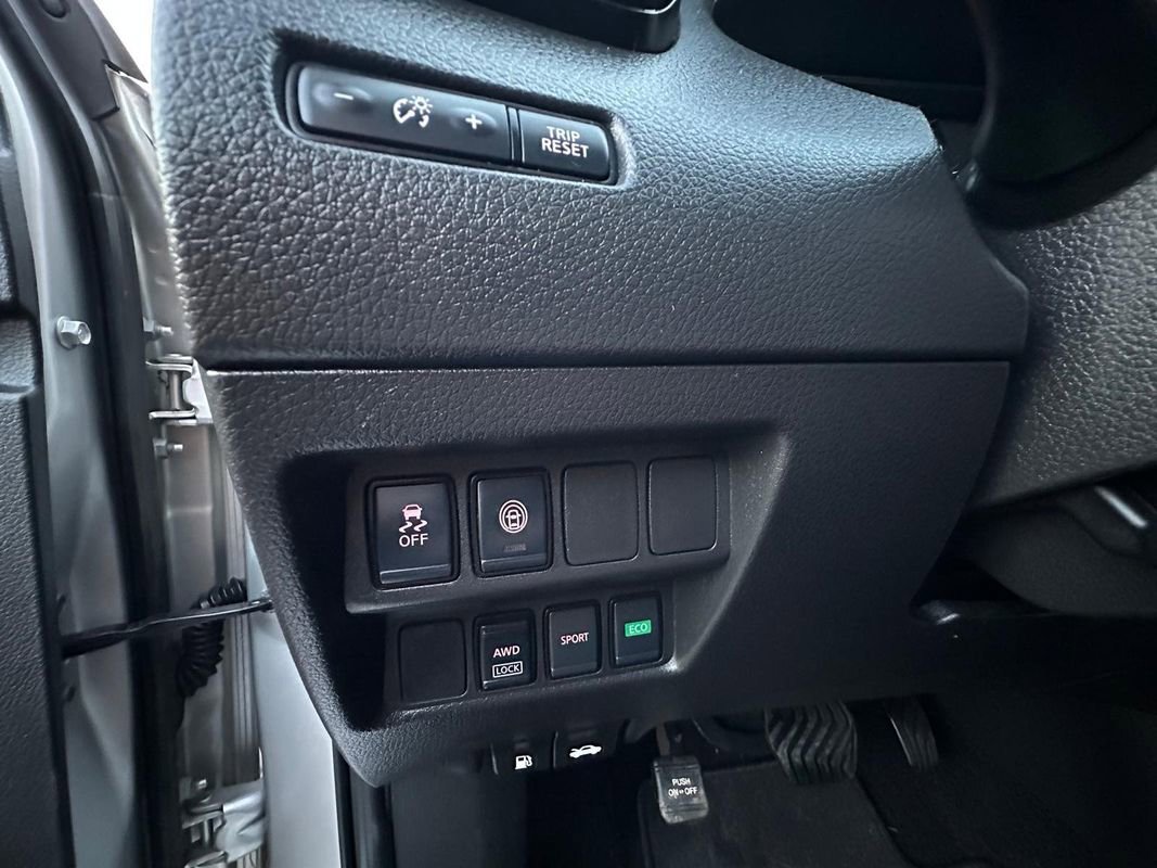 Used 2022 Nissan Rogue Sport S image 18