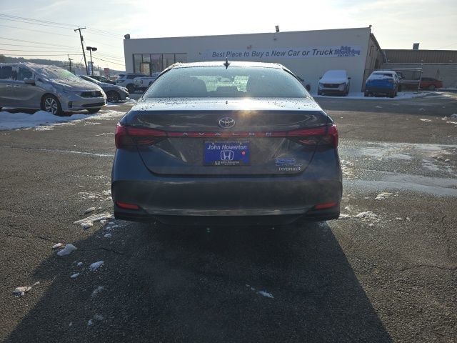 Used 2019 Toyota Avalon Limited image 4