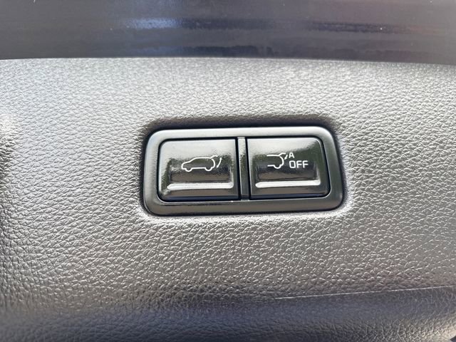 Used 2025 Kia Carnival EX FWD image 23