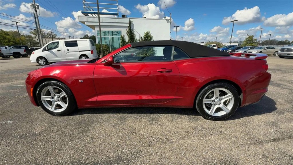 Used 2023 Chevrolet Camaro LT image 5