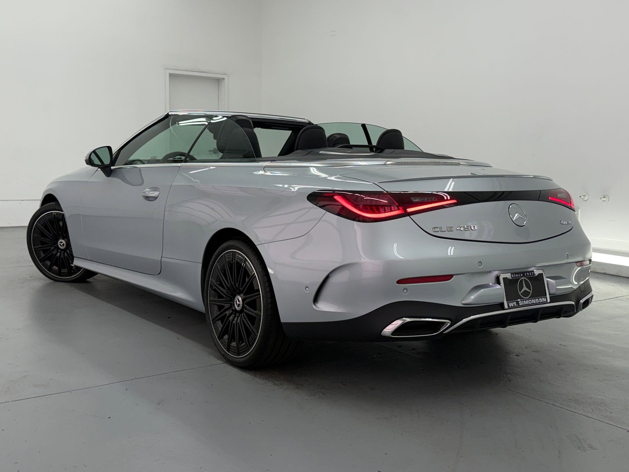 Used 2025 Mercedes-Benz CLE 450 4MATIC Cabriolet image 3