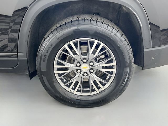 Used 2025 Chevrolet Traverse LT image 36