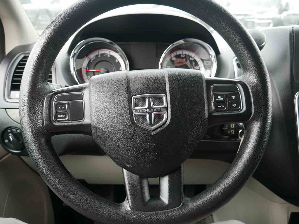 Used 2015 Dodge Grand Caravan SXT image 30