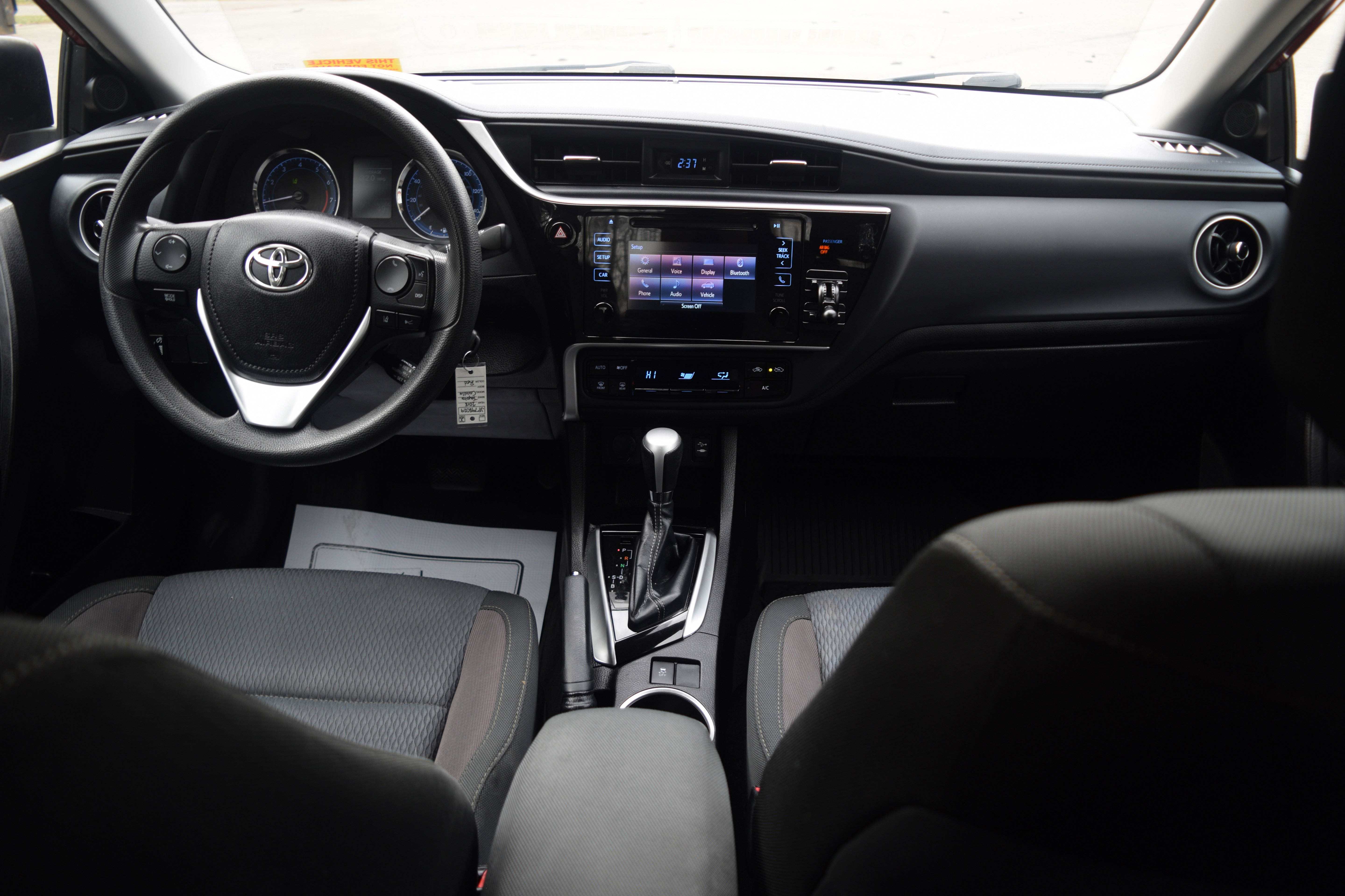 Used 2018 Toyota Corolla LE image 8