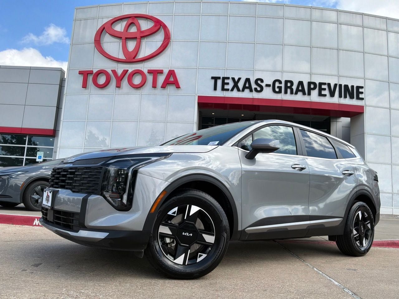 Used 2026 Kia Sportage LX AWD/4WD image 2