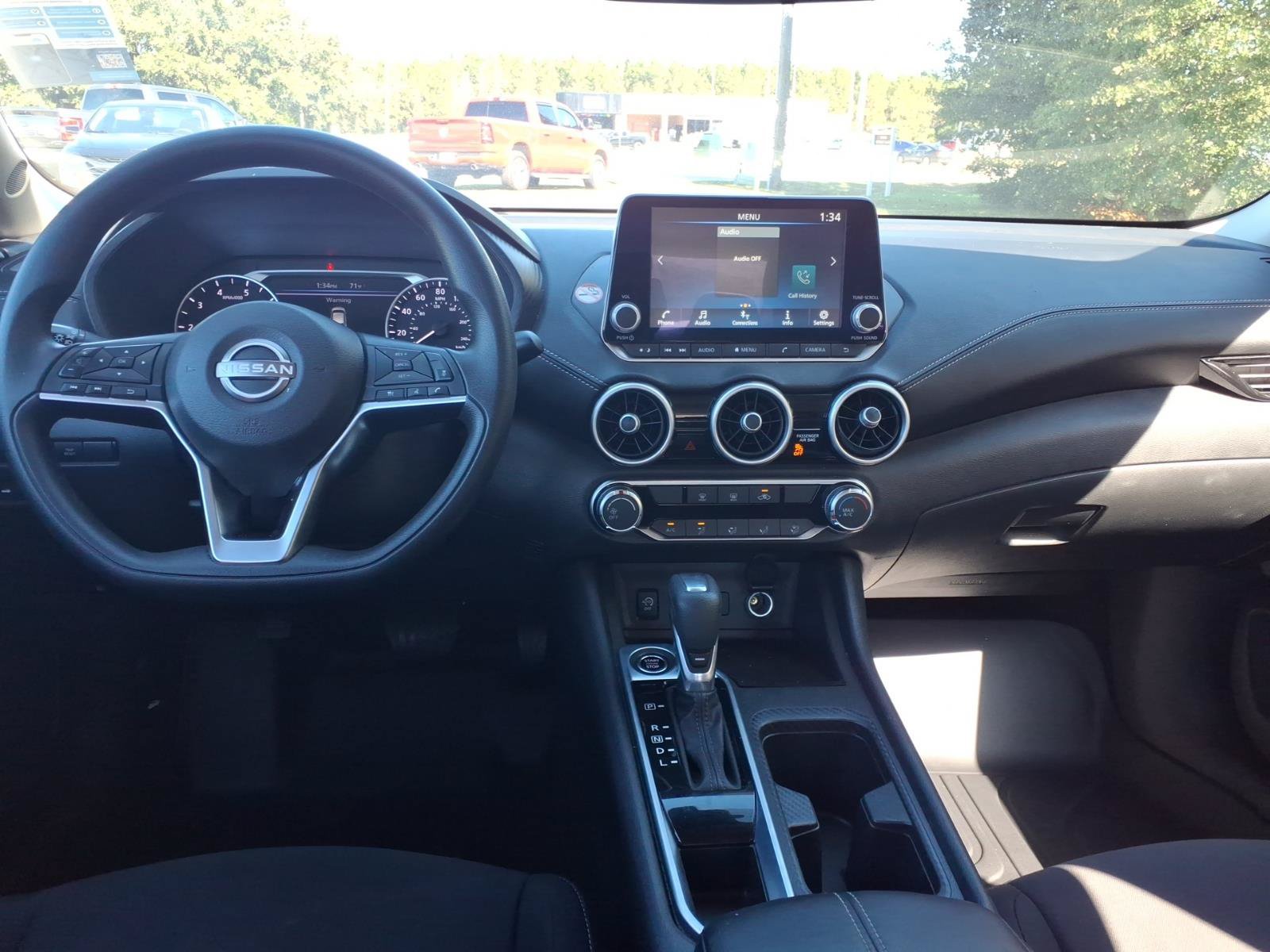 Used 2025 Nissan Sentra SV FWD image 11