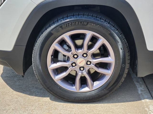 Used 2023 GMC Terrain SLT w/ Infotainment Package II FWD image 11
