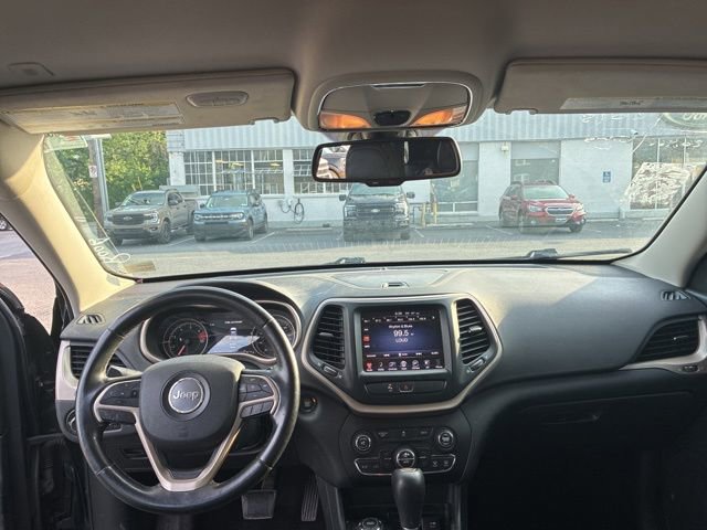 Used 2018 Jeep Cherokee Limited AWD/4WD image 15