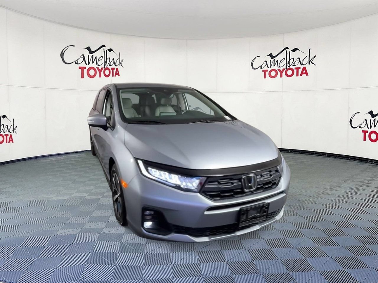 Used 2025 Honda Odyssey EX-L image 4