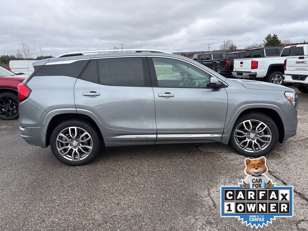 Used 2023 GMC Terrain Denali w/ Denali Premium Package AWD/4WD image 8