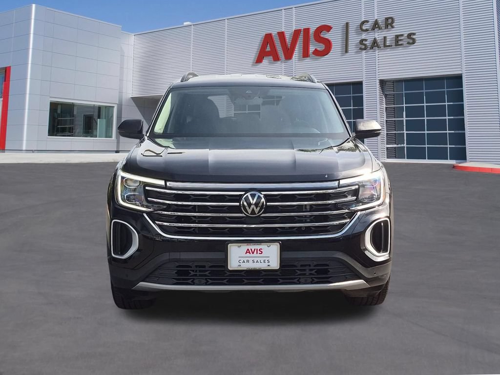 Used 2025 Volkswagen Atlas SE FWD image 2