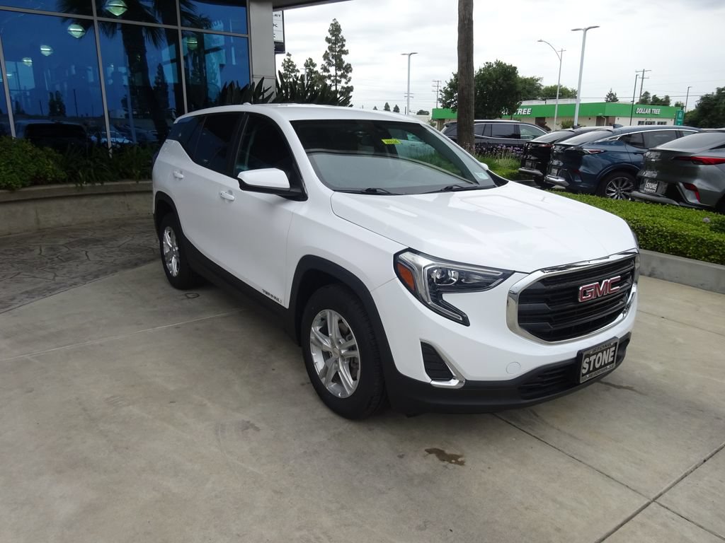 Used 2021 GMC Terrain SLE w/ LPO, Floor Liner Package FWD image 1