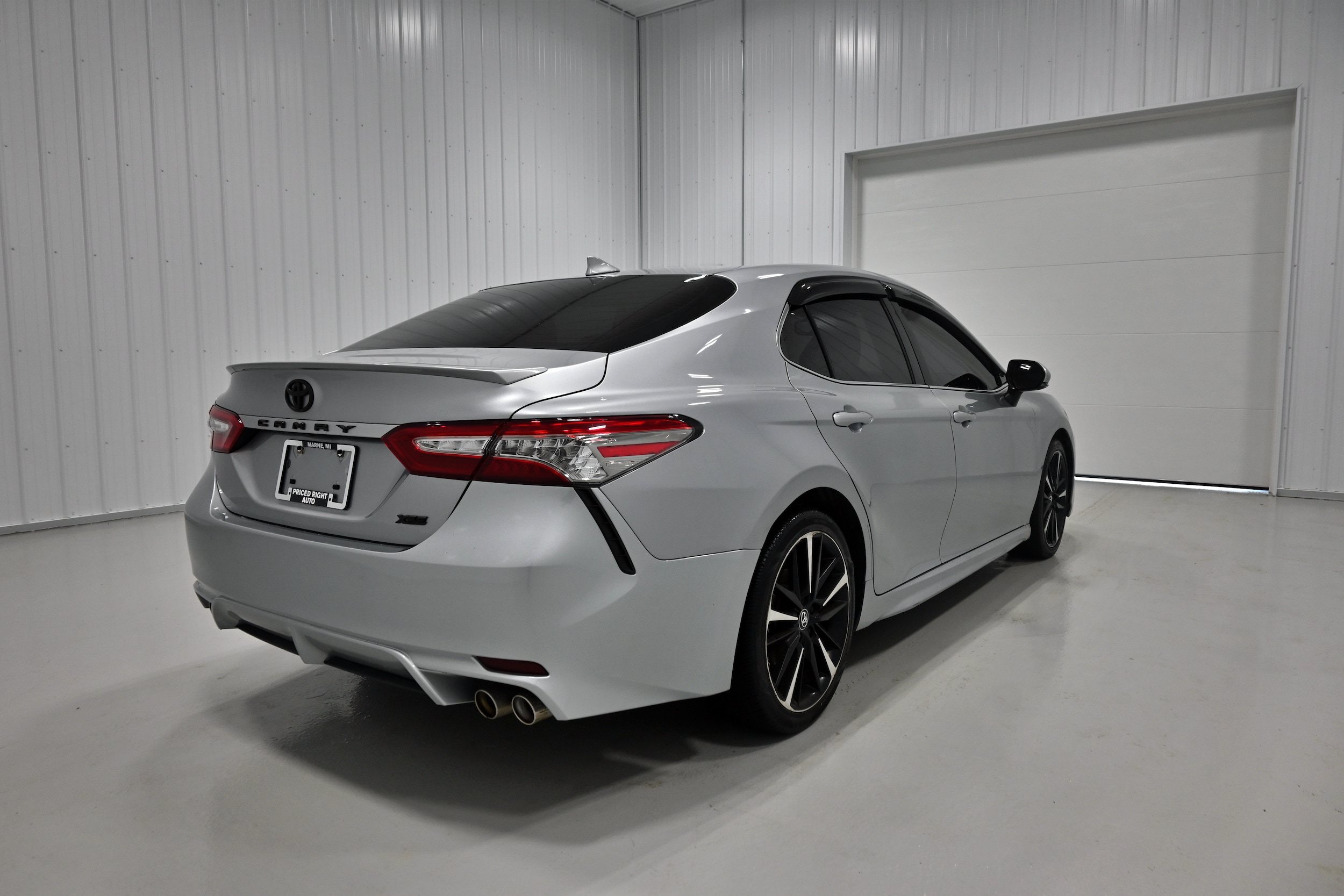 Used 2019 Toyota Camry XSE FWD image 32