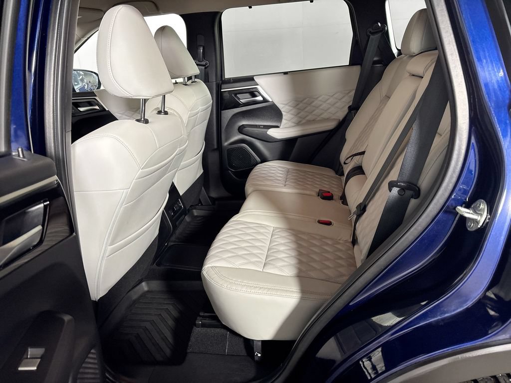 Used 2023 Mitsubishi Outlander SEL AWD/4WD image 20