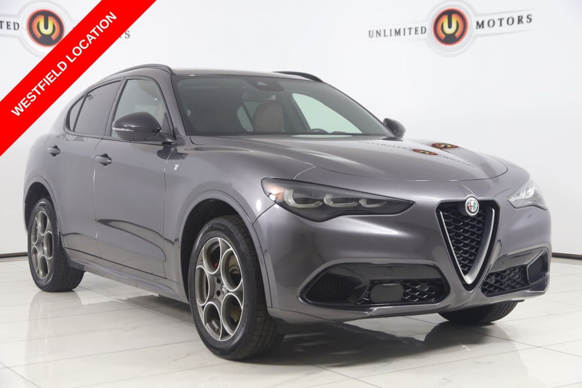 Used 2024 Alfa Romeo Stelvio Ti AWD/4WD image 24