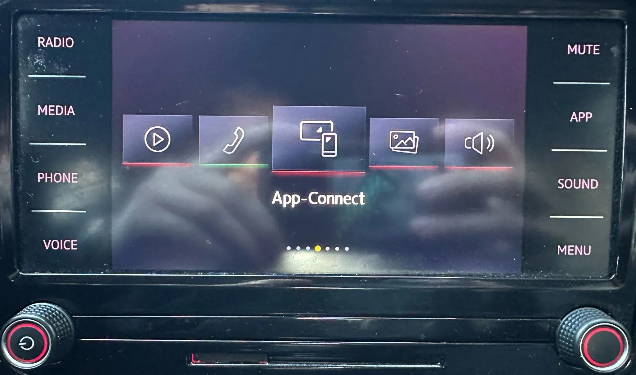 Used 2020 Volkswagen Passat 2.0T SE image 19