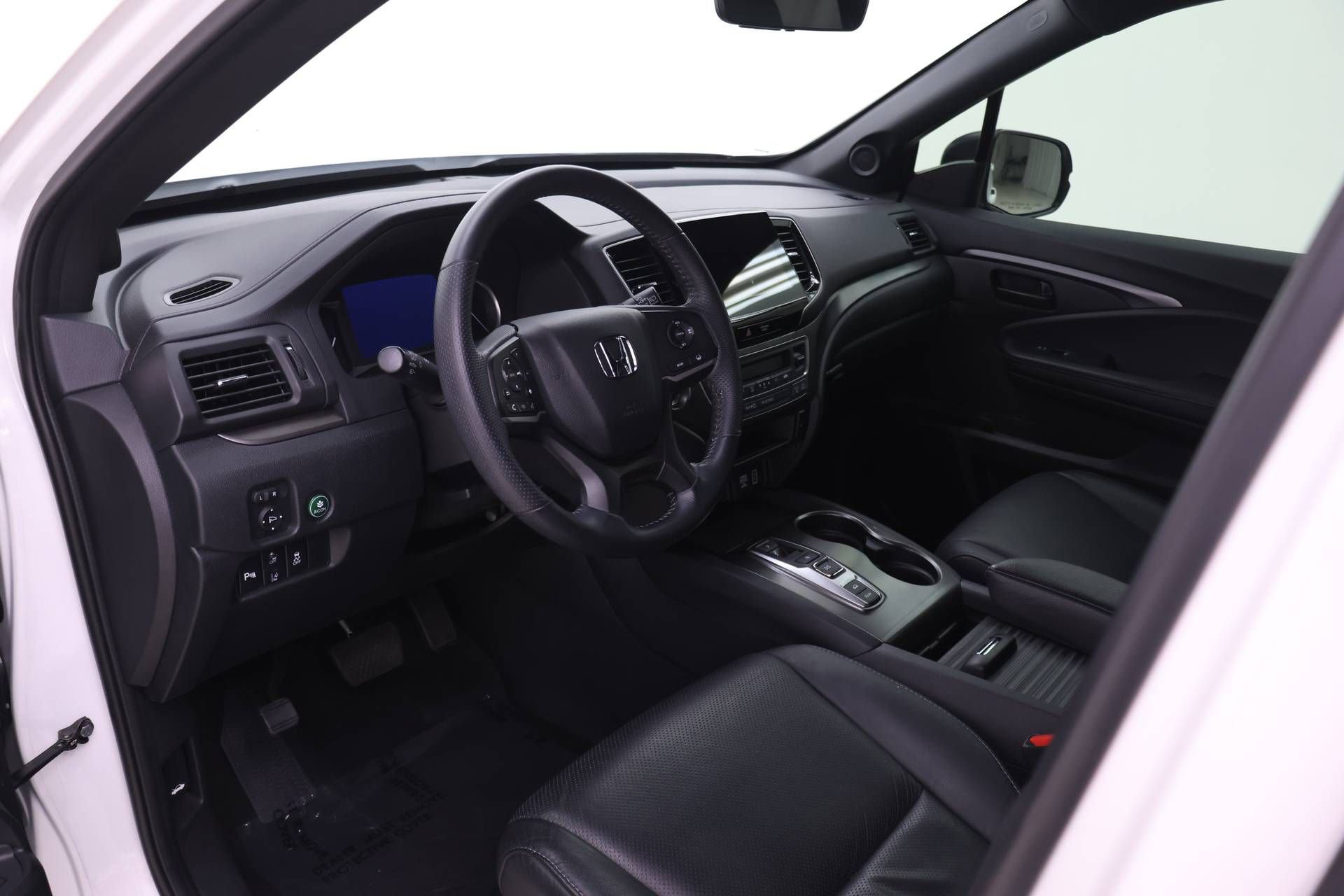 Certified 2023 Honda Passport EX-L image 3