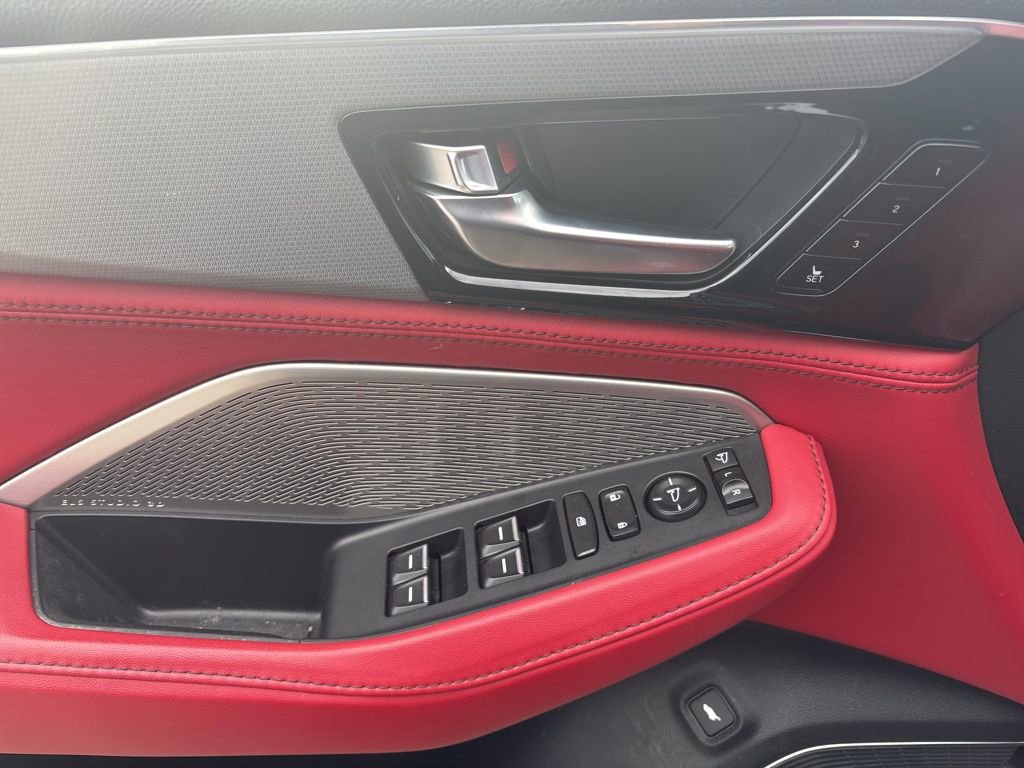 Used 2023 Acura MDX A-Spec image 9