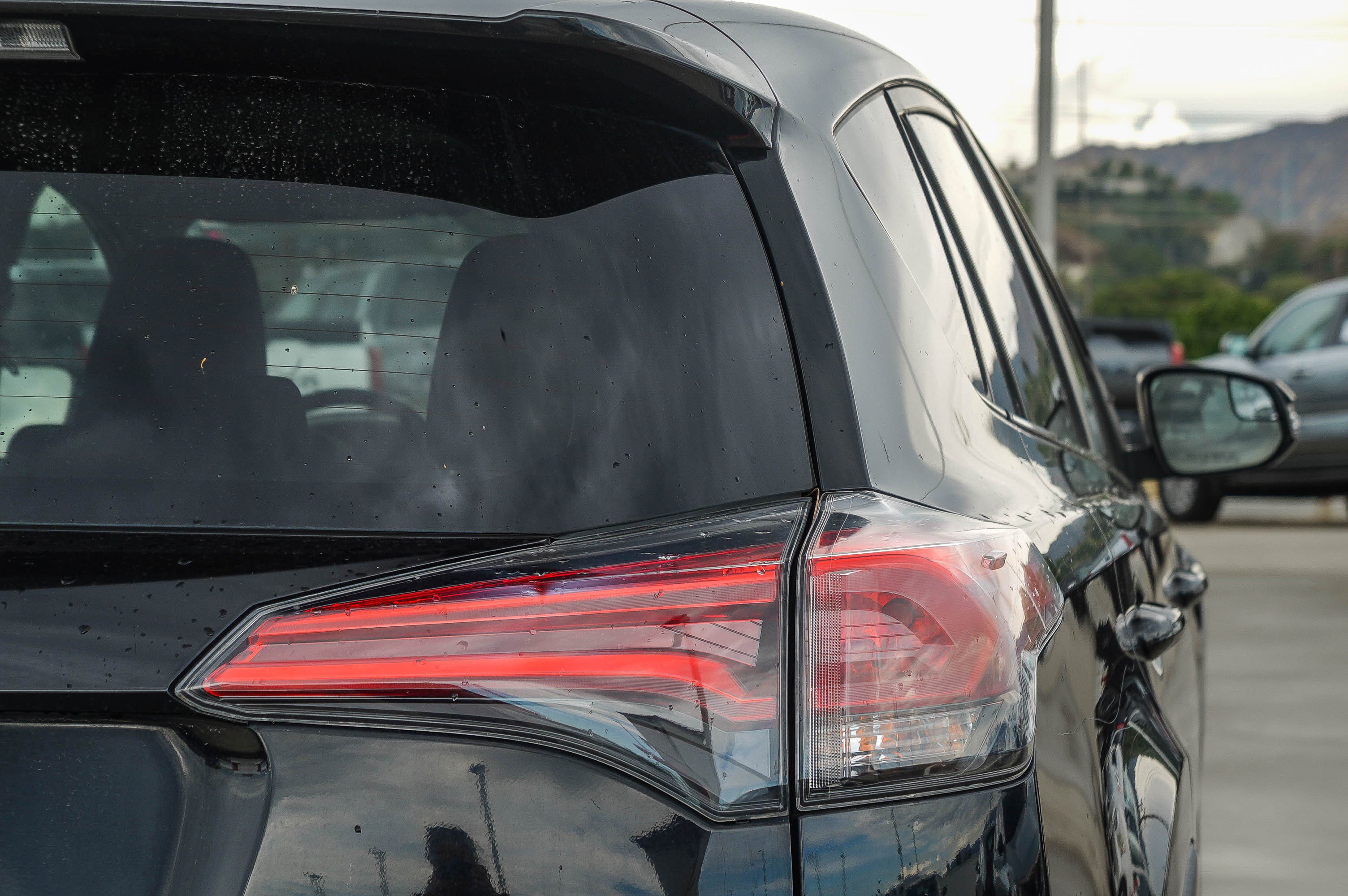 Certified 2018 Toyota RAV4 XLE AWD/4WD image 8