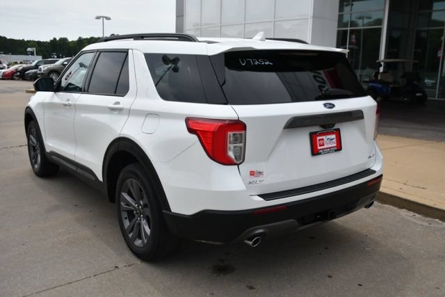 Used 2023 Ford Explorer XLT w/ Equipment Group 202A AWD/4WD image 3