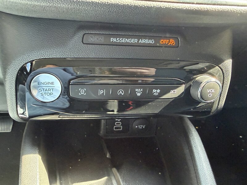 Used 2024 Ford Escape Platinum AWD/4WD image 22