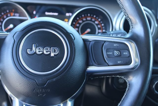 Used 2022 Jeep Wrangler Unlimited Sahara w/ Cold Weather Group AWD/4WD image 18