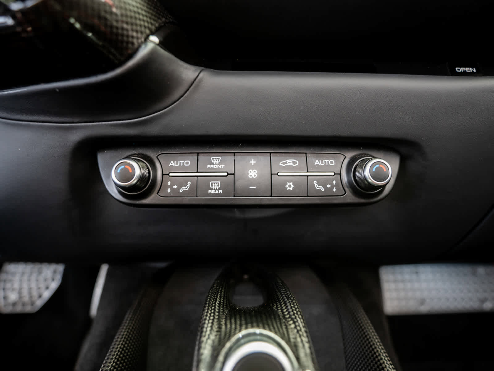 Used 2021 Ferrari 812 GTS image 22