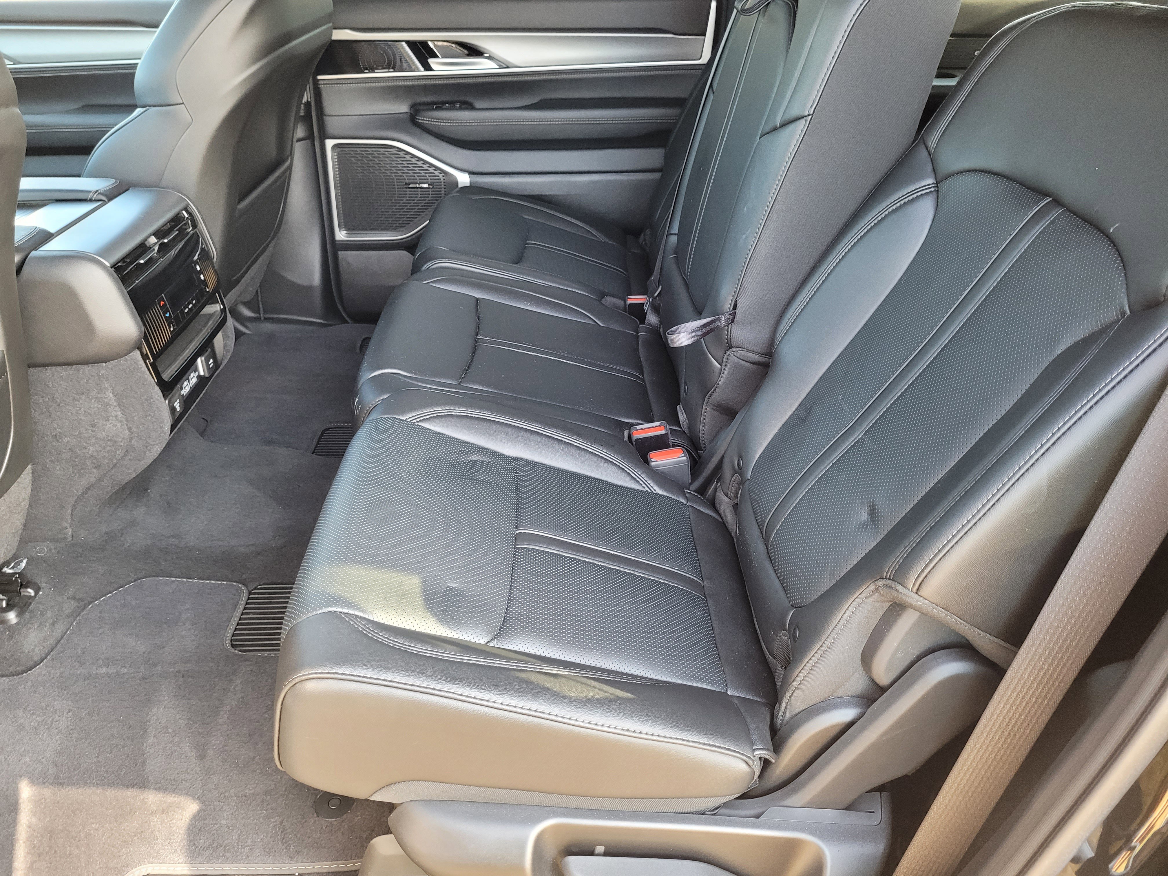 New 2025 Jeep Wagoneer 4WD w/ Convenience Group I image 11