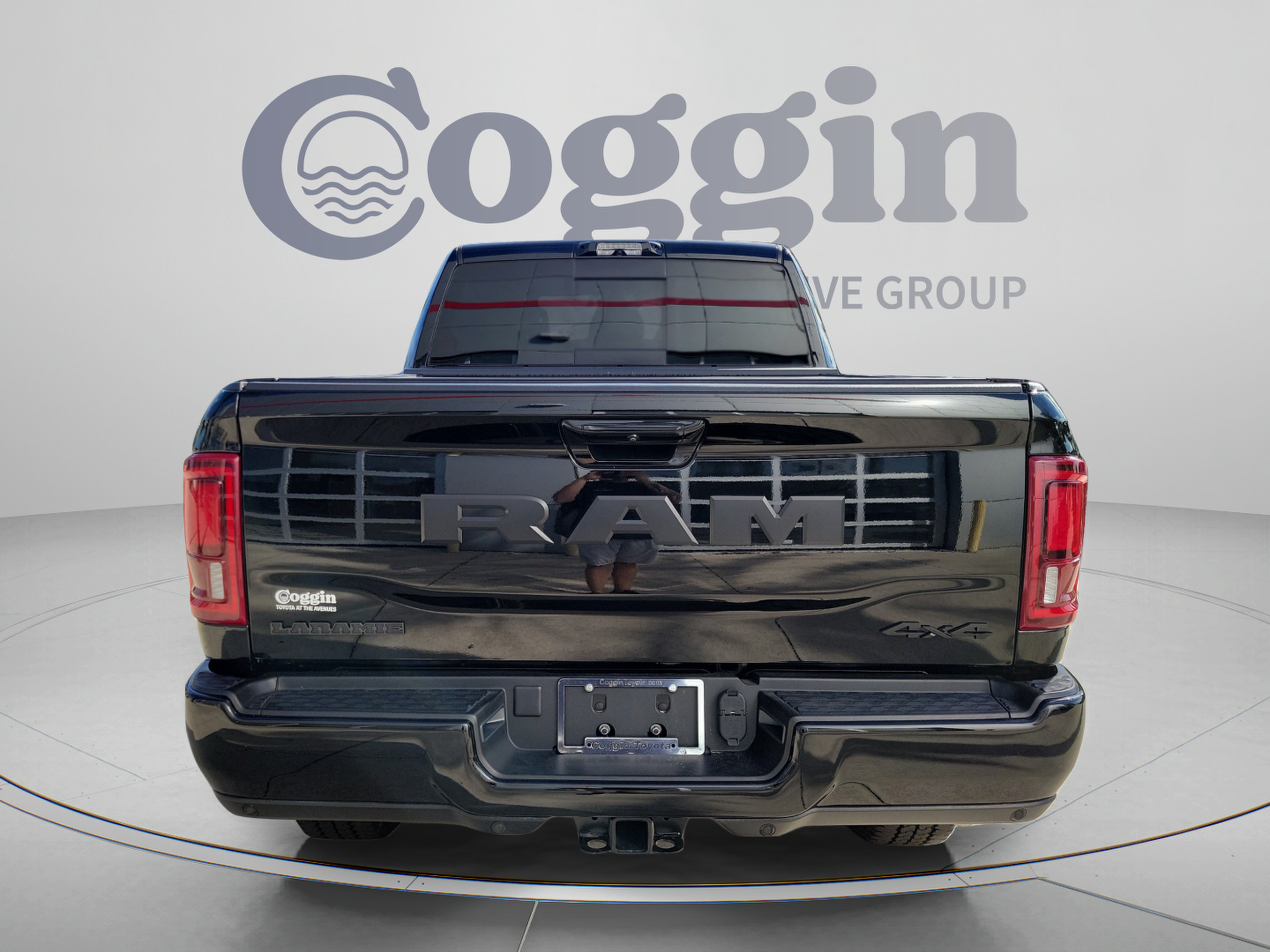 Used 2025 RAM 2500 Laramie AWD/4WD image 3